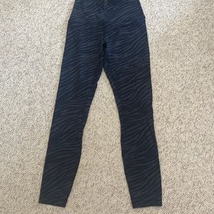 Lululemon zebra print leggings size 4